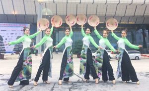 Cung cấp đội múa nón áo dài truyền thống thướt tha cả dân tộc Việt Nam